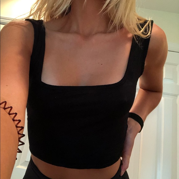 Pretty Little Thing Black Tank - Picture 2 of 4